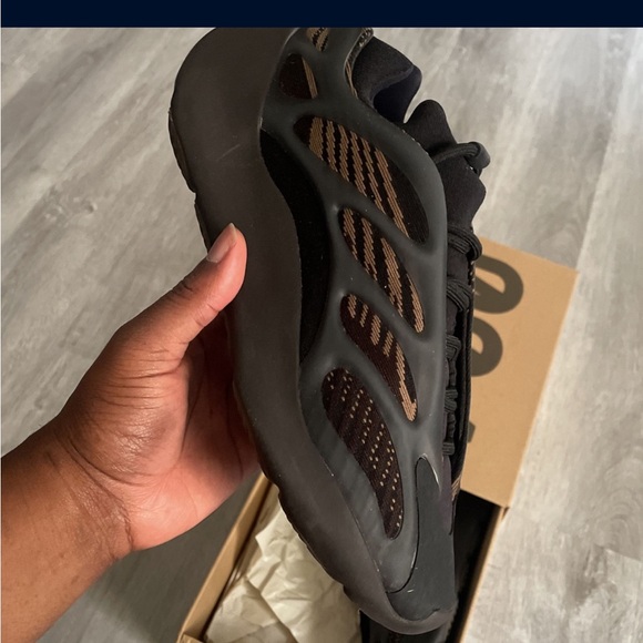 Yeezy’s 700 Clay’s - Picture 3 of 3